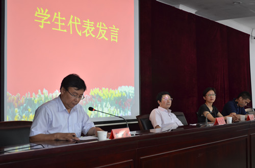 ag旗舰厅官方网站举办2012届毕业典礼