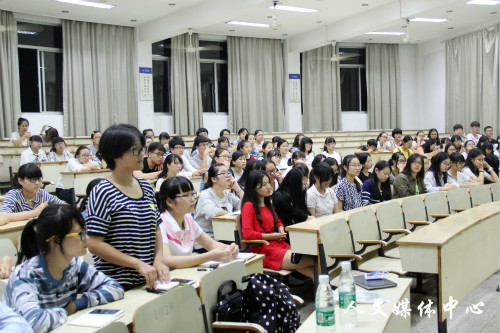 成为更好的自己 ag旗舰厅官方网站新老生交流会
