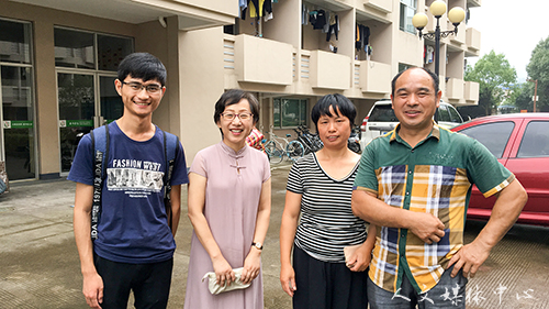 ag旗舰厅官方网站领导走访2018届毕业生寝室