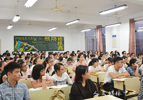 机会留给有准备之人 ag旗舰厅官方网站举办教师入编考试交流会