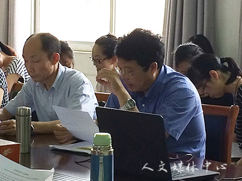 重温入党誓词   ag旗舰厅官方网站开展“两学一做” 主题活动