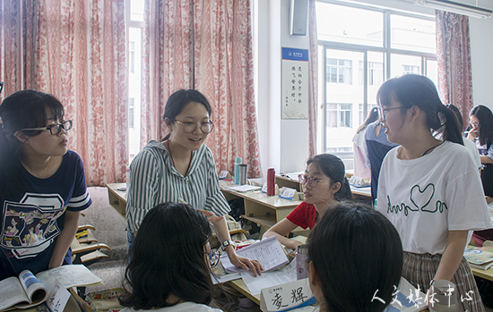 ag旗舰厅官方网站开展中学名师进课堂活动