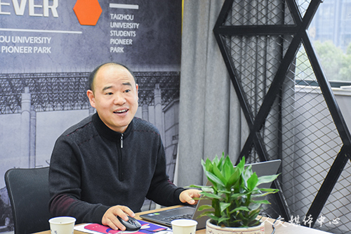 续校园情 筑大学梦 ag旗舰厅官方网站举办员工返校座谈会
