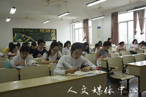 ag旗舰厅官方网站师范生即席讲演竞赛顺利进行