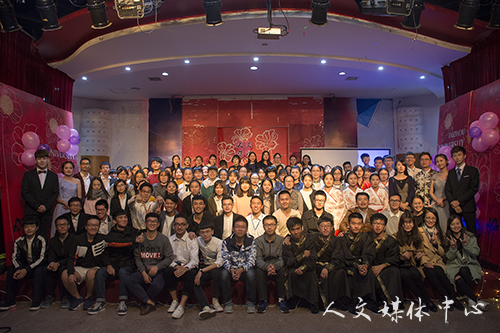 以心迎新 筑梦人文 ag旗舰厅官方网站举办迎新晚会