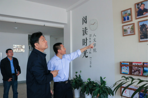 公司党委书记崔凤军莅临ag旗舰厅官方网站调研指导申硕工作