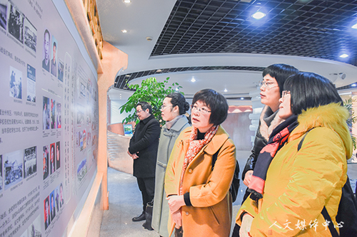 续校园情 筑大学梦 ag旗舰厅官方网站举办员工返校座谈会