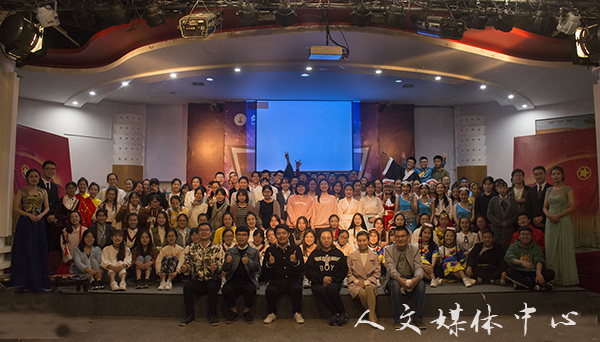 展风华 炫青春 ag旗舰厅官方网站举行2017级迎新晚会